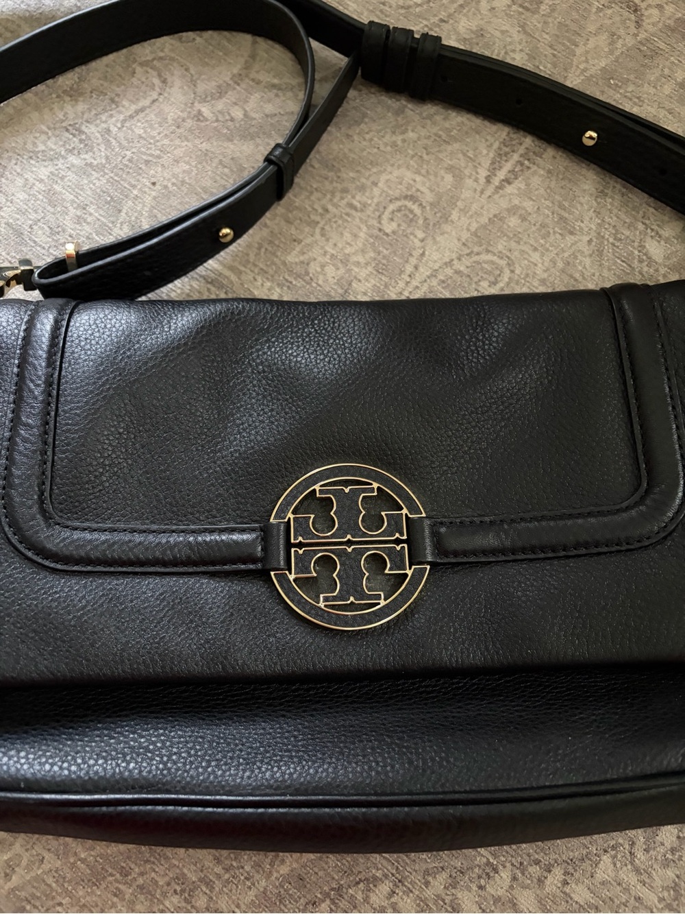 Tory Burch Black Leather Amanda Foldover Crossbody with Gold Logo - Picture 2 of 7